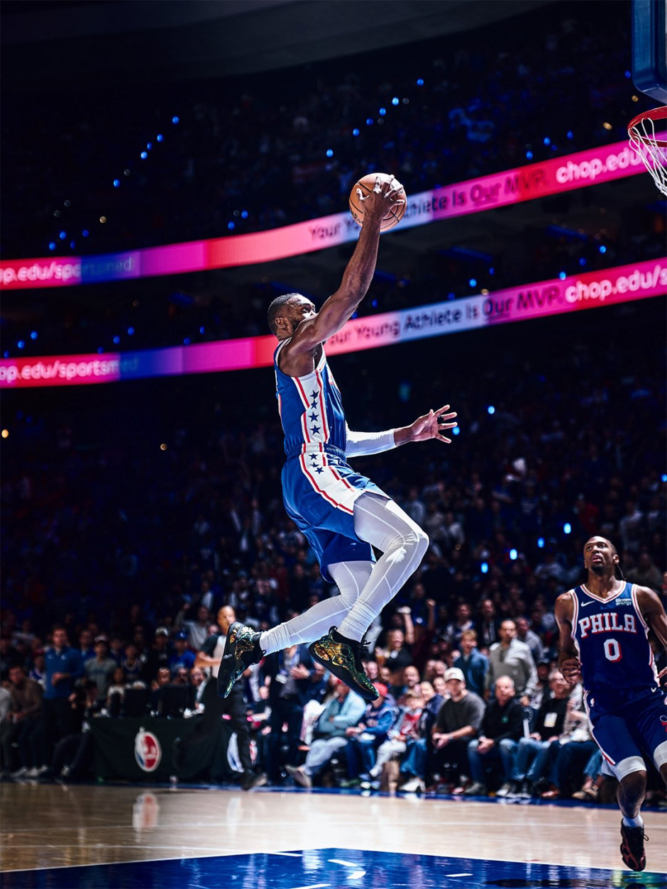 NBA高清直播在线直播：常规赛雄鹿vs76人（10月25日）詹姆斯出战成疑